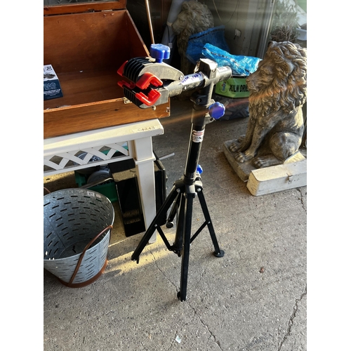 488 - bike repair stand