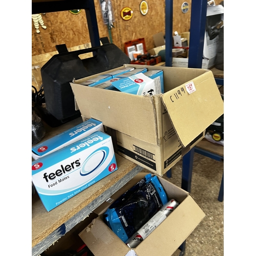 187 - box of gloves