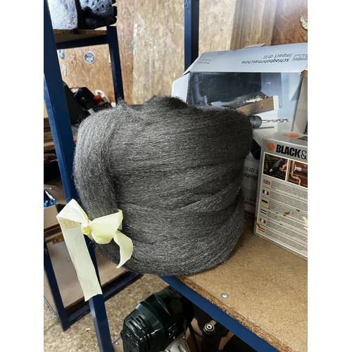 192 - large roll of wire wool
