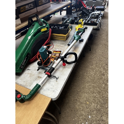 233 - qualcast hedge trimmer