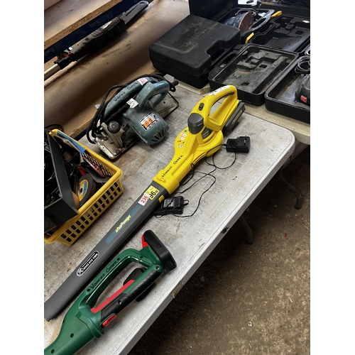 236 - battery garden blower