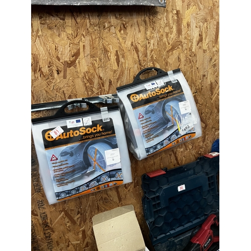 81 - x 2 auto socks