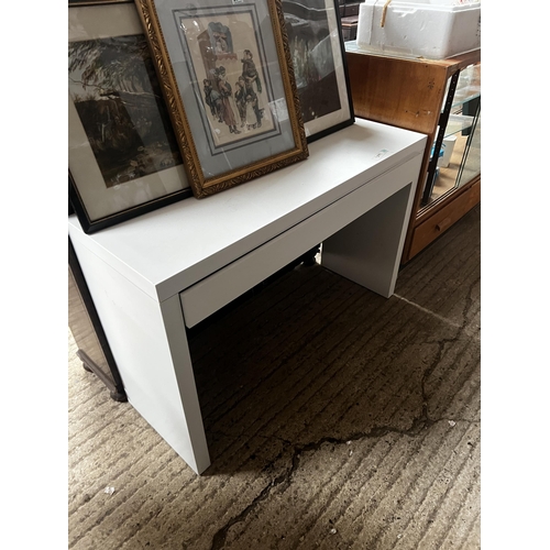 388 - white one drawer table