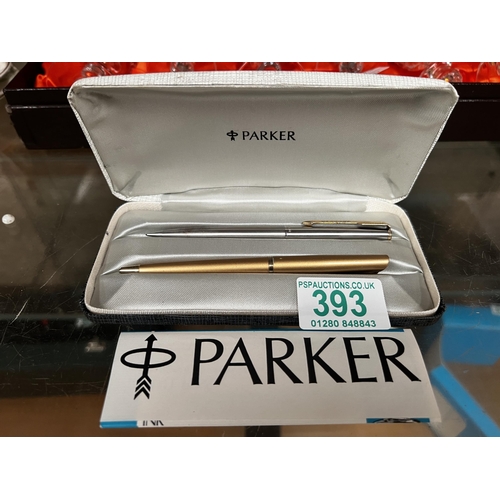 393 - Parker pen set