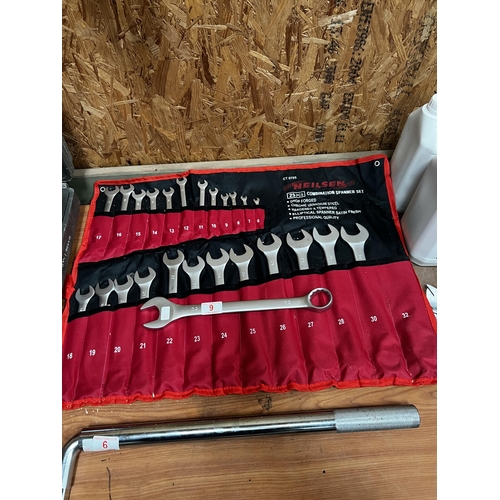 9 - 85         25 cv Neilson spanner set new