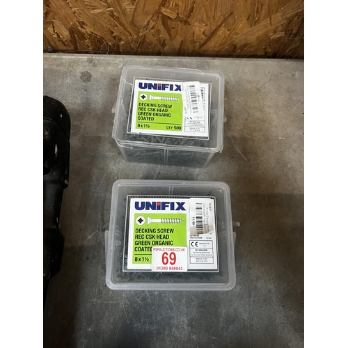 69 - x2 tubs of screws unifix decking wood screws