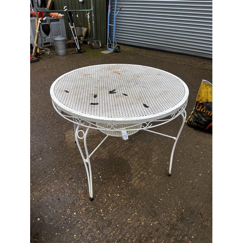 118 - white garden metal table