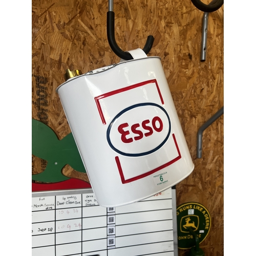 6 - esso fuel can