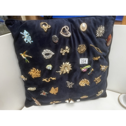 224 - pad of broaches