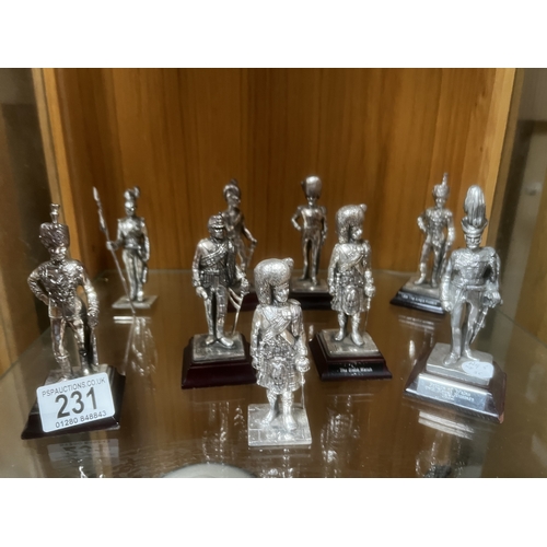 231 - x 8 royal hampshire pewter soldiers