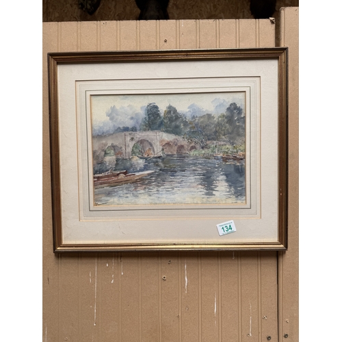 134 - picture boats on a lake