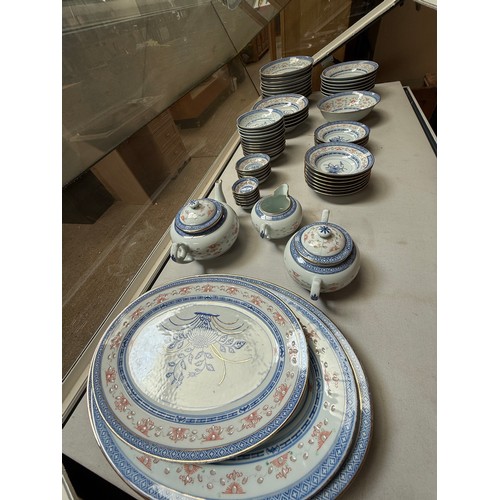 164 - x 3 cabinets of oriental china