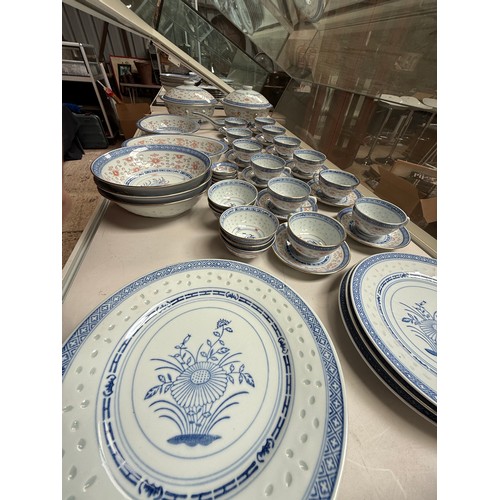 164 - x 3 cabinets of oriental china