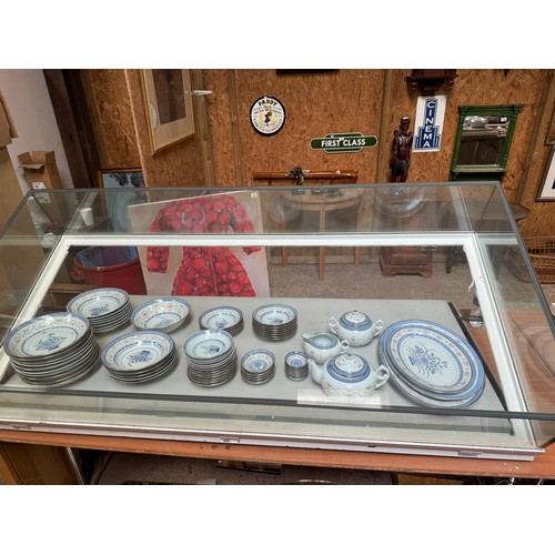 164 - x 3 cabinets of oriental china