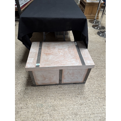 Lot 220       