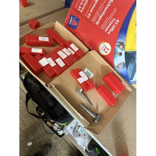 Cutting routers