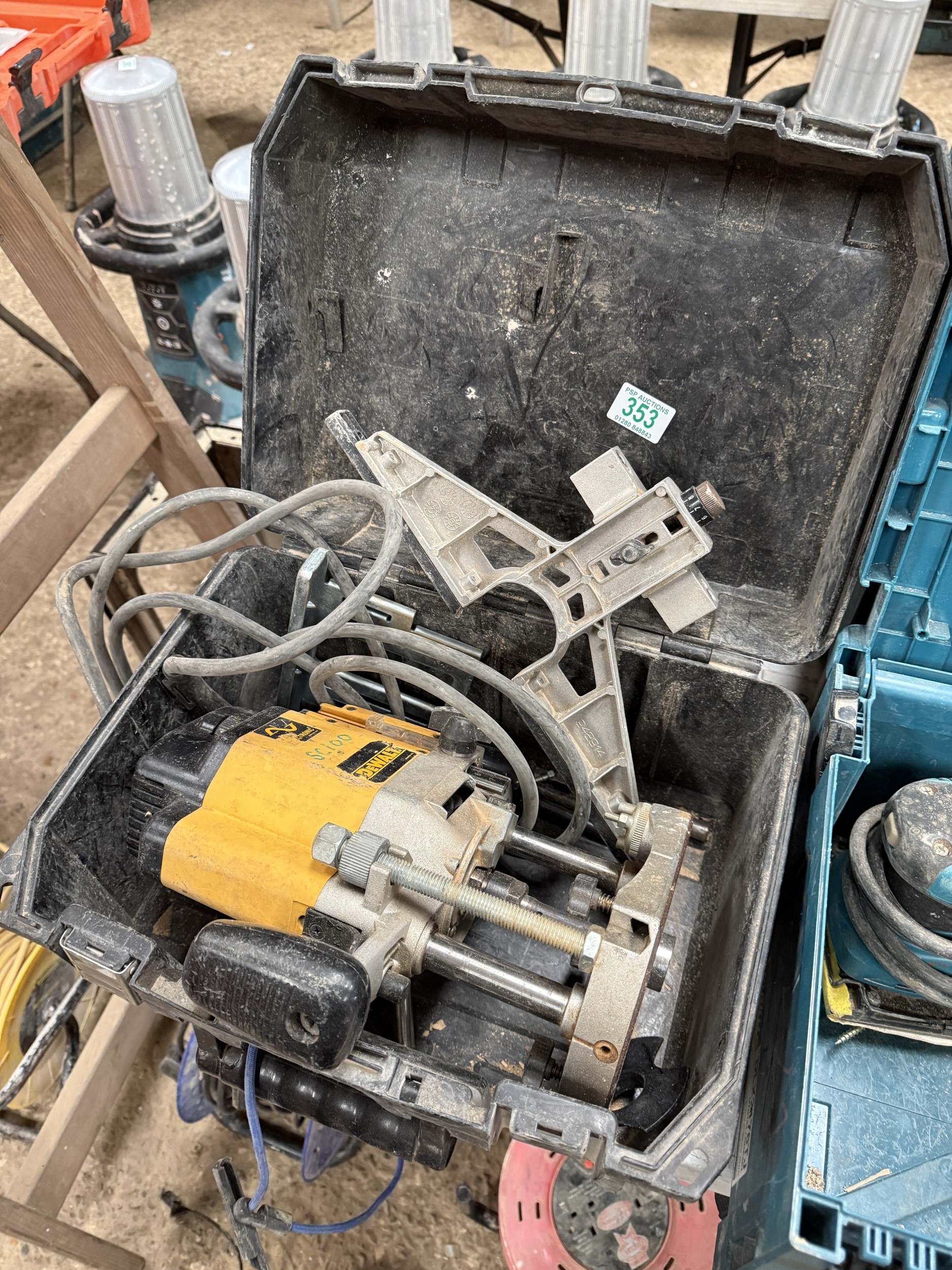 Dewalt router