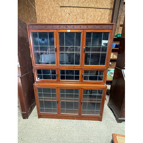 2 - triple glazed cabinet 173 cm tall x 30 cm deep x 128 cm wide