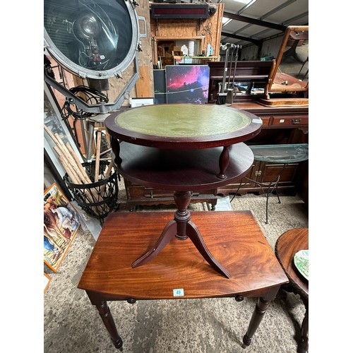 5 - round wine table tripod