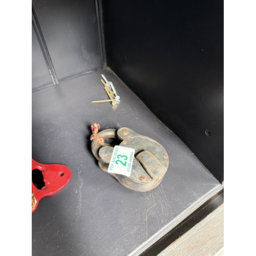 23 - vintage padlock inc key