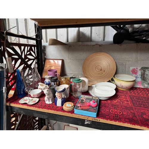 453 - shelf of clearence items