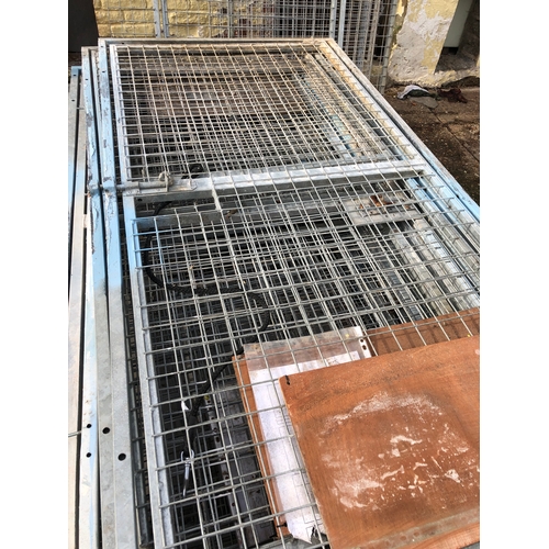 40h - Kennel Gate . Galvanised 1740mm in height. 6ft or 1.74 Metres