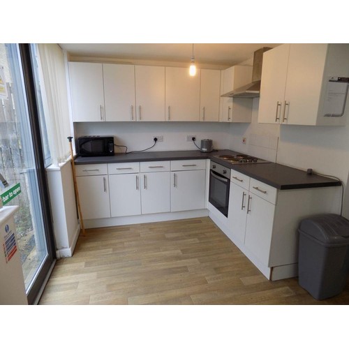 54 - Lot 54: Apartment 41 Hallgate, Salem Street, Bradford, BD1 4NNGuide Price: £10,000Freehold 1-Bed Apa... 