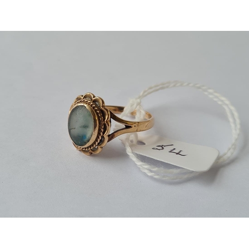 54 - A vintage green / light grey opal ring in 9ct - size P - 3.35gms