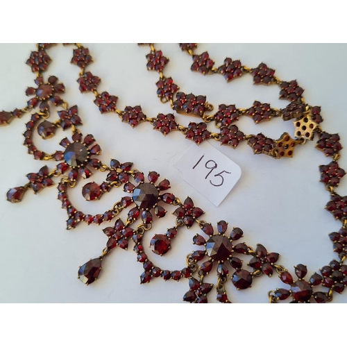 195 - ANTIQUE GOLD AND GARNET Lavaliere necklace