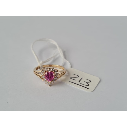 213 - A pink heart C.Z cluster ring in 9ct - size J - 1.7gms