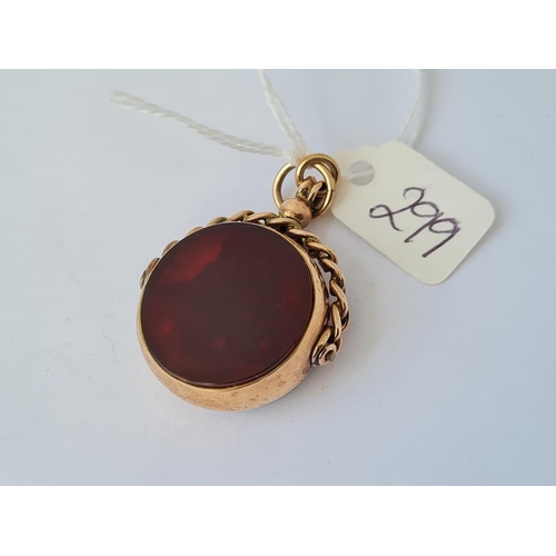 299 - A large blood stone 9ct mounted spinning fob 14.5g inc
