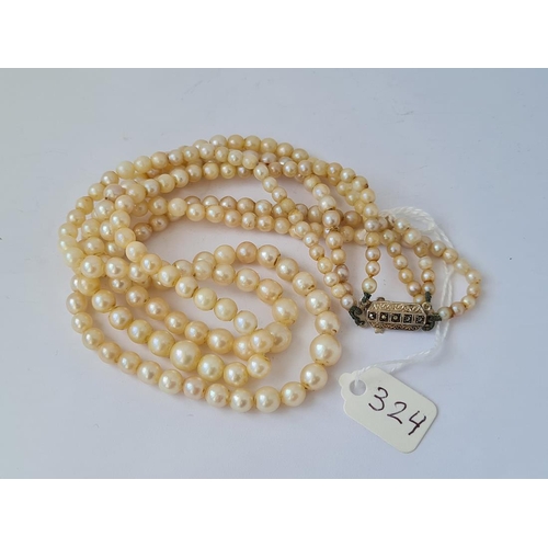 Lot 324       