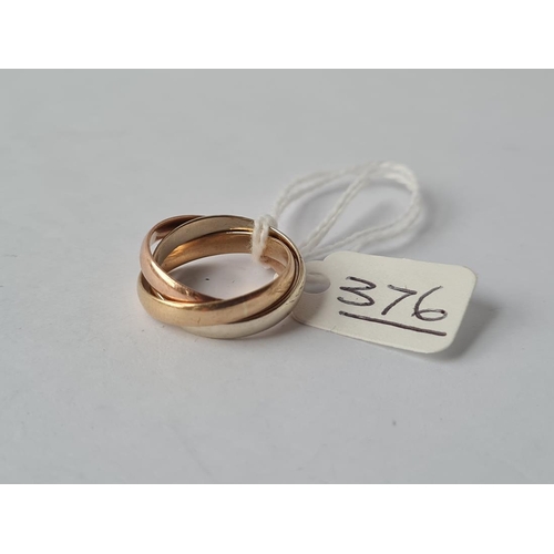 376 - A three band ring in 9ct - size J - 4.1gms