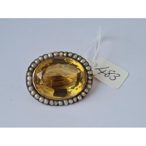 483 - Large gold mounted citrine and pearl brooch 13g