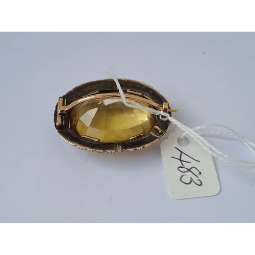483 - Large gold mounted citrine and pearl brooch 13g
