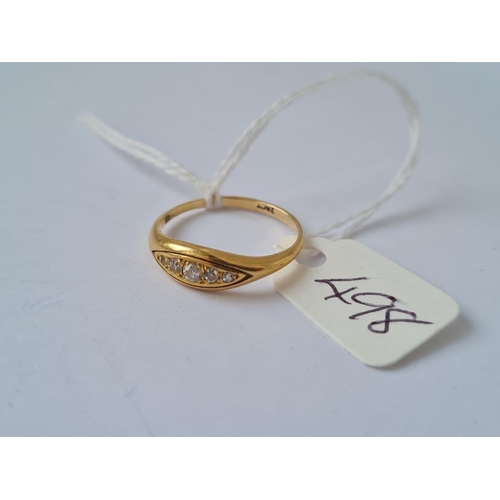 498 - Diamond 5 stone boat shaped ring in 18ct gold