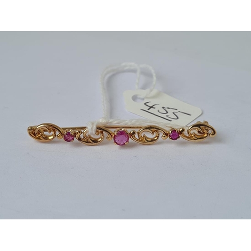 455 - A stone set brooch in 9ct Gold
