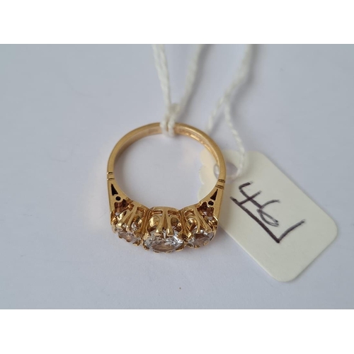 461 - A trilogy ring in 9ct Gold - size J - 2.7 grms