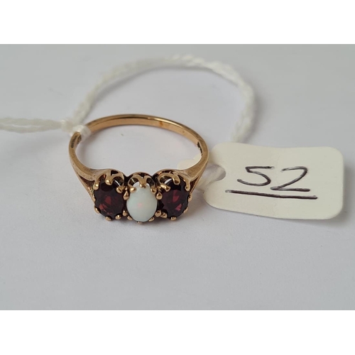 52 - A vintage opal & garnet ring in 9ct - size R - 2.25gms
