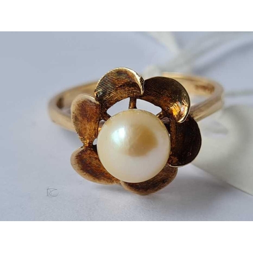 106 - A pearl ring 9ct size m - 2.5 gms