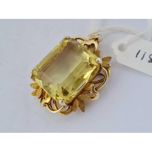118 - A VINTAGE PENDANT SET WITH A LARGE CITRINE IN 14CT GOLD TOTAL LENGTH 45 MM - 28.6 GMS