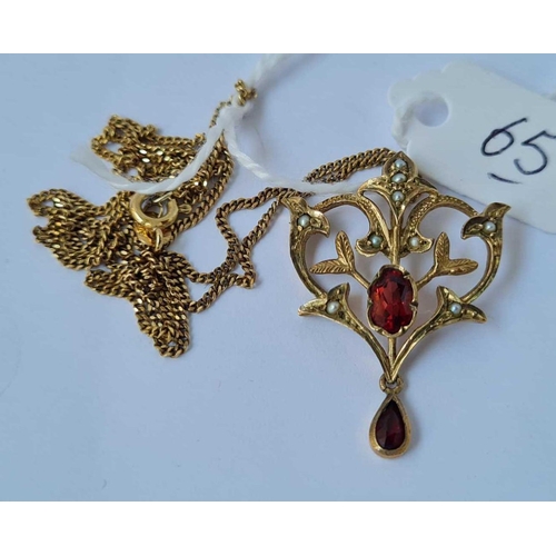 65 - A garnet & pearl pendant set in 9ct on a fine link 9ct chain 4.8g