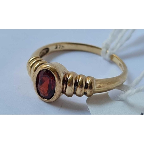 70 - A single stone garnet vintage 9ct ring size P1/2