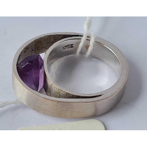 98 - A VERY UNUSUAL & HEAVY 18CT WHITE GOLD AMETHYST SET RING SIZE L 11.1g