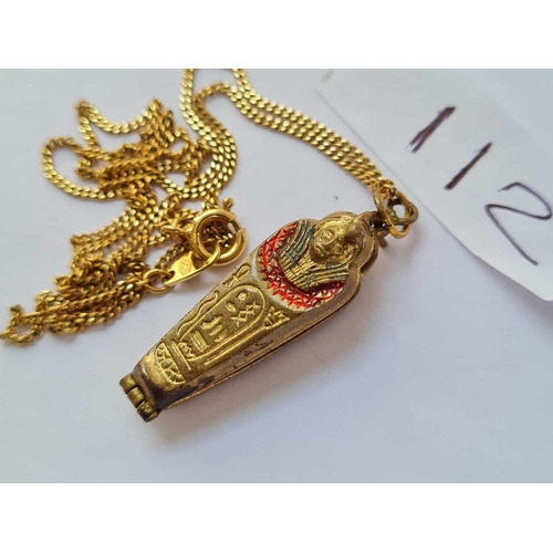 112 - Novelty metal Sarcophagus opening pendant necklace containing  mummy