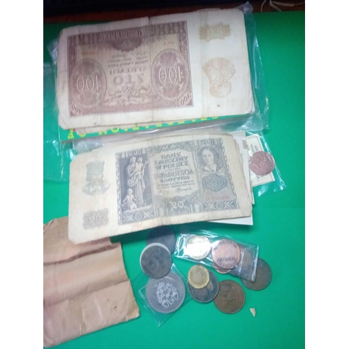 1152 - £5 coin, £2 coin in folder and banknotes etc