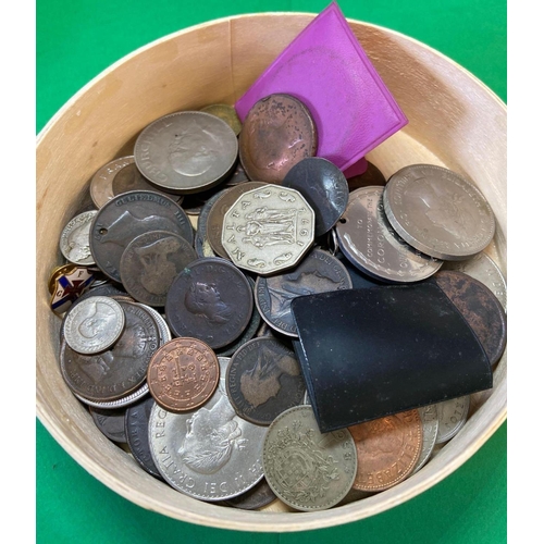 1227 - Round wood tub of coins