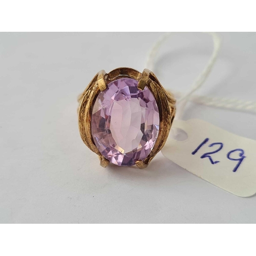 129 - A large oval single stone amethyst ring 9ct size M1/2 - 5.1 gms