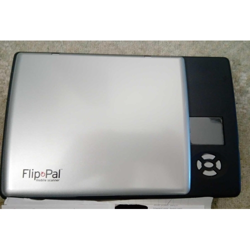 1825 - Flip o Pal mobile scanner withh case