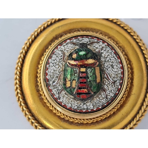 238 - AN UNUSUAL 15CT  ANTIQUE VICTORIAN MEMORIAL BROOCH SET WITH A MICRO MOSAIC OF A BEETLE INSCRIBED ON ... 